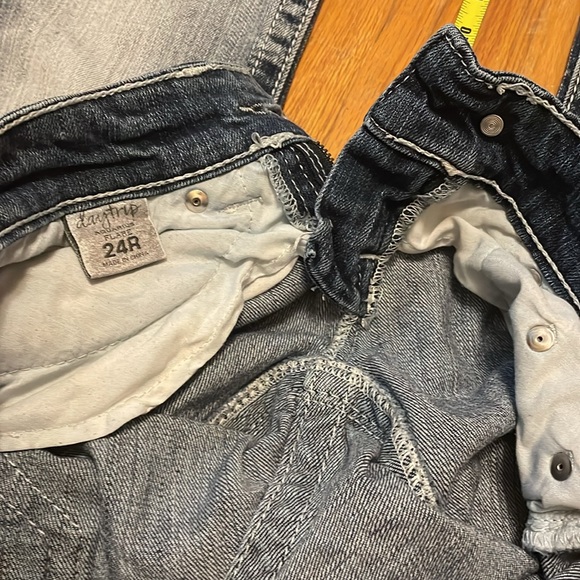 Women’s Daytrip Jeans Size 24R - Picture 6 of 7